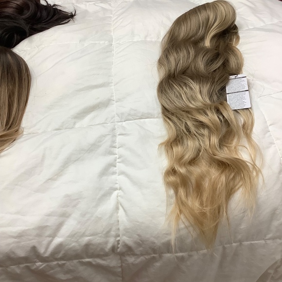 NEW Beautiful Golden Beige Wig - Picture 13 of 13